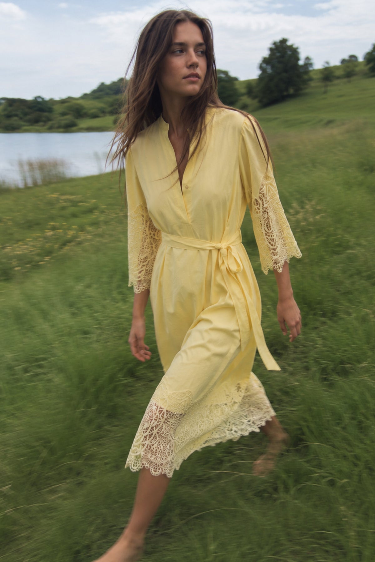 ROBE MIDI À BRODERIE ANGLAISE