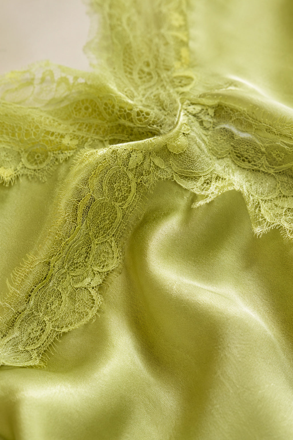 ROBE NUISETTE EN DENTELLE