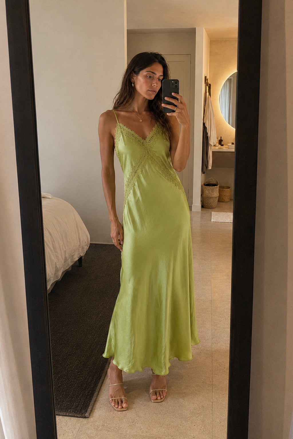 ROBE NUISETTE EN DENTELLE